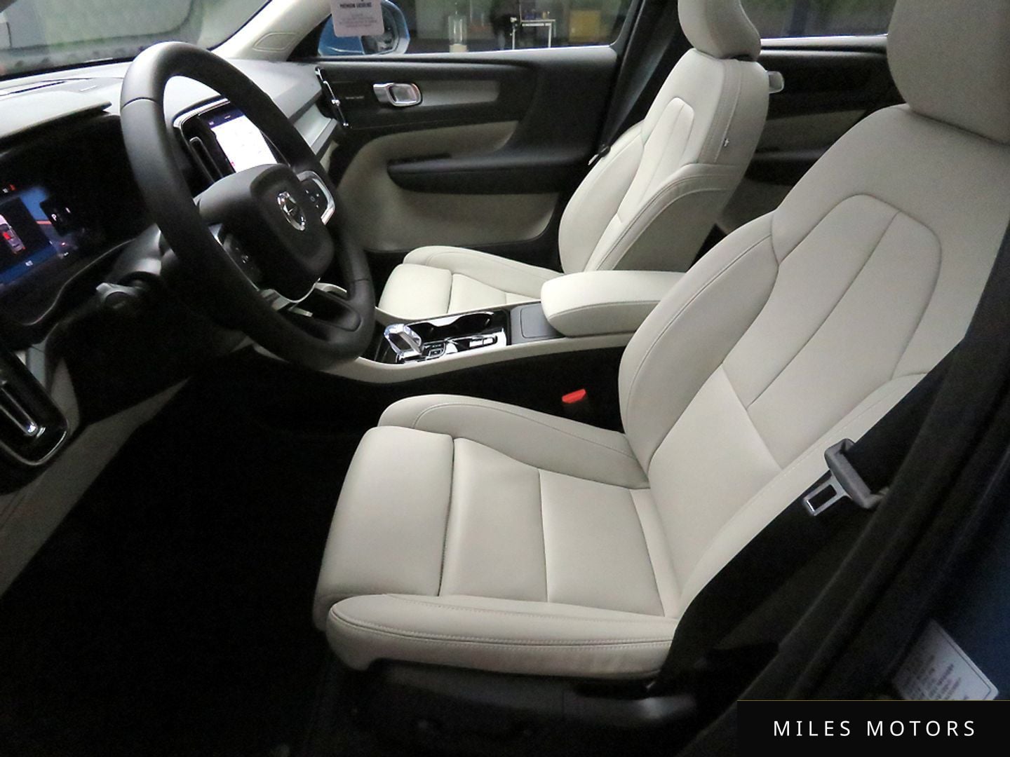 Volvo XC40 2025 — миниатюра 10