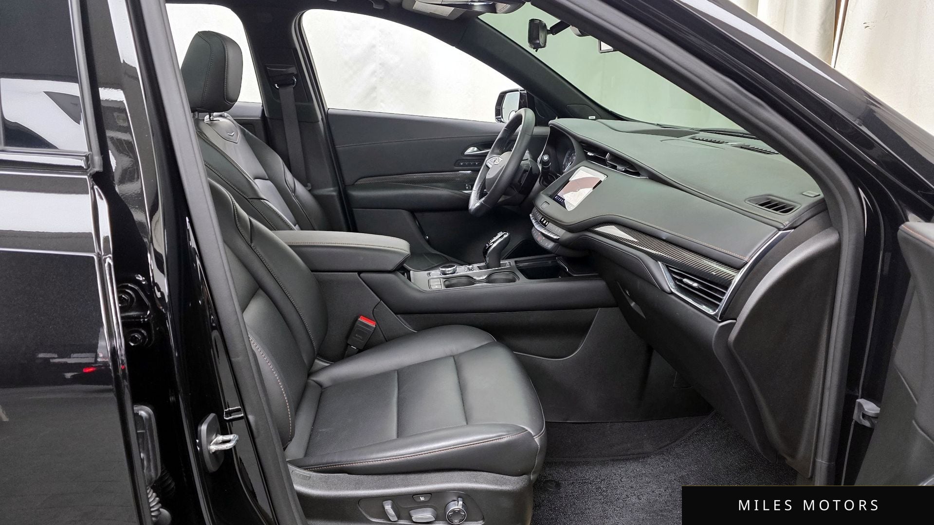 Cadillac XT4 2023 — миниатюра 11