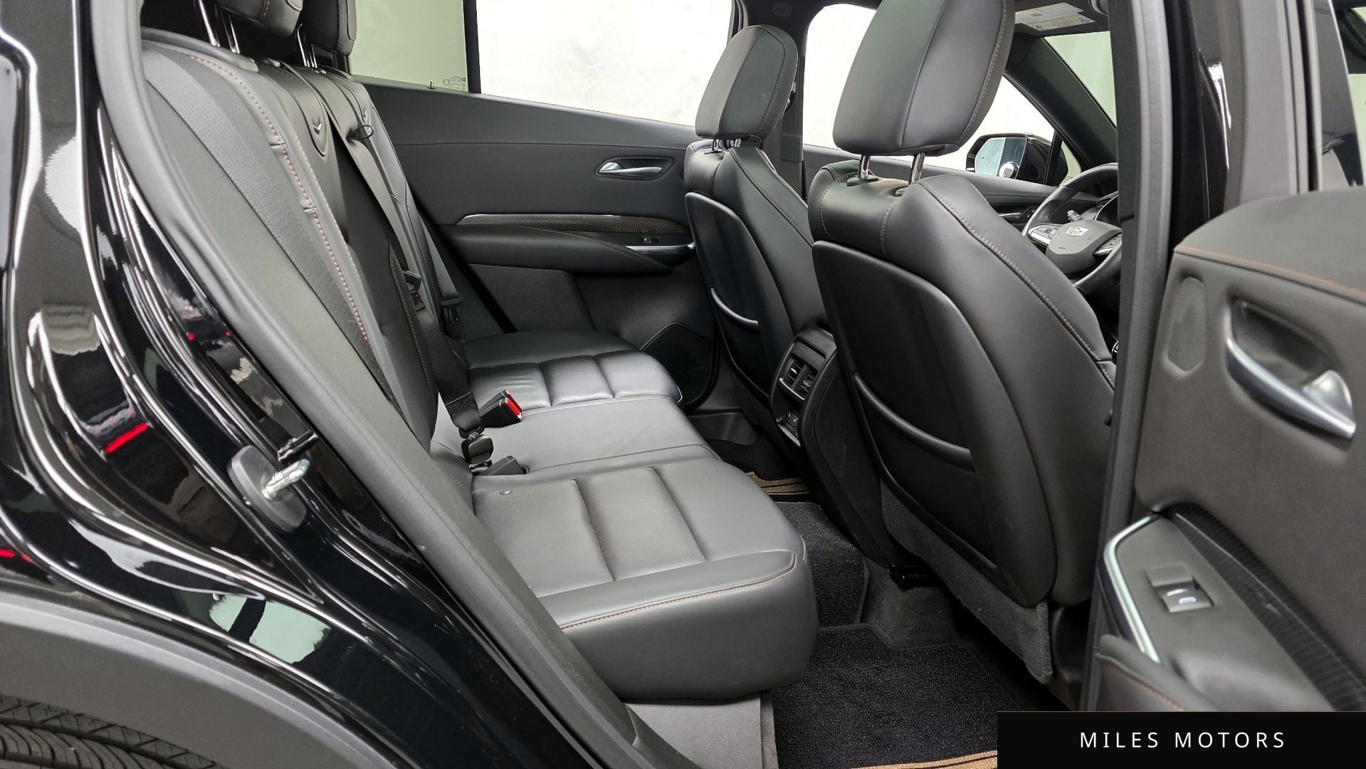 Cadillac XT4 2023 — миниатюра 12