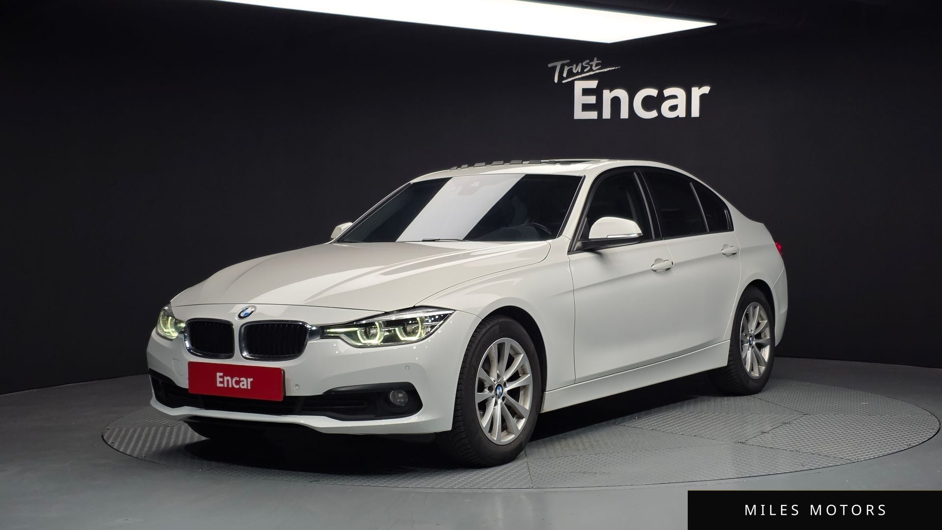 BMW 3 Series (F30) 2018 — фото 1 из 12