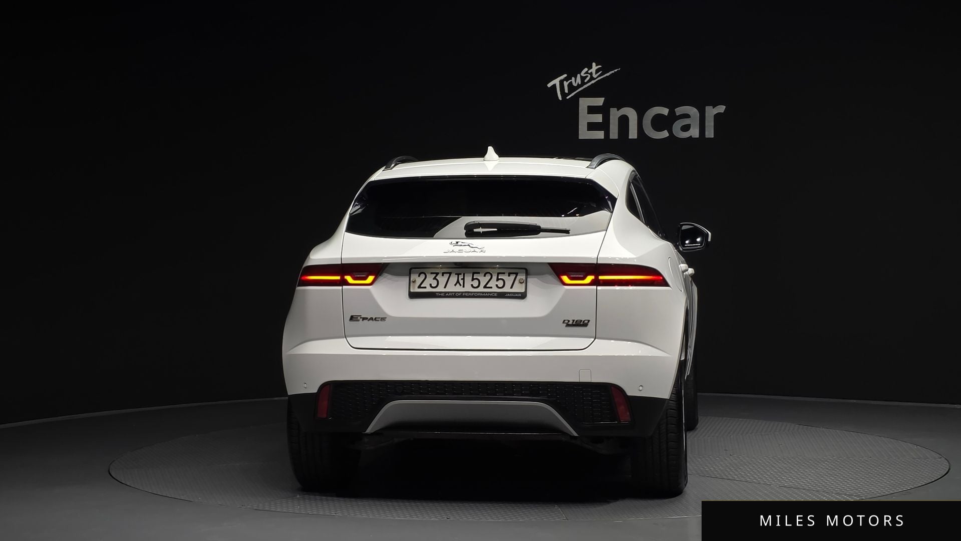 Jaguar E-PACE 2019 — миниатюра 4