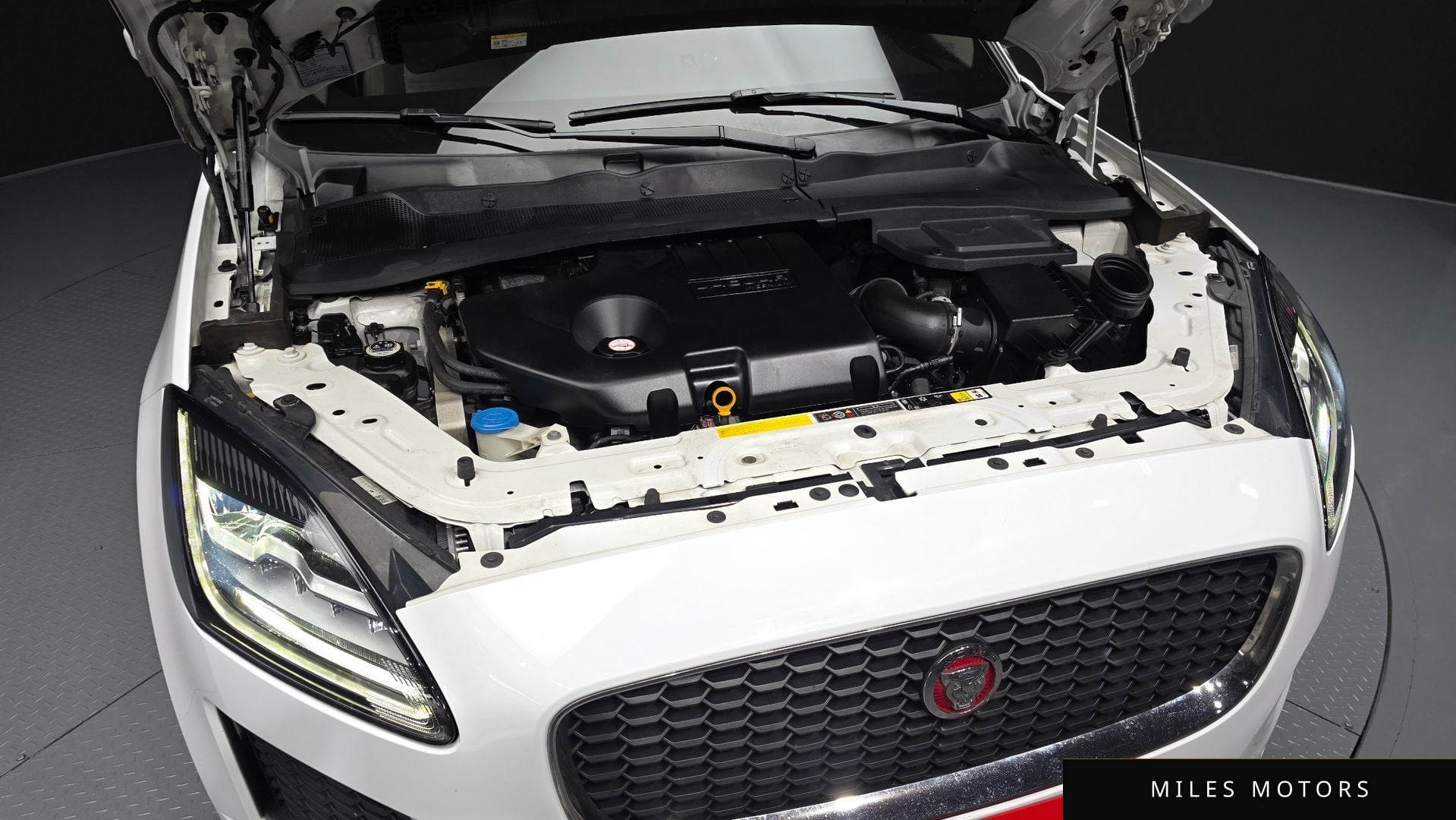 Jaguar E-PACE 2019 — миниатюра 6