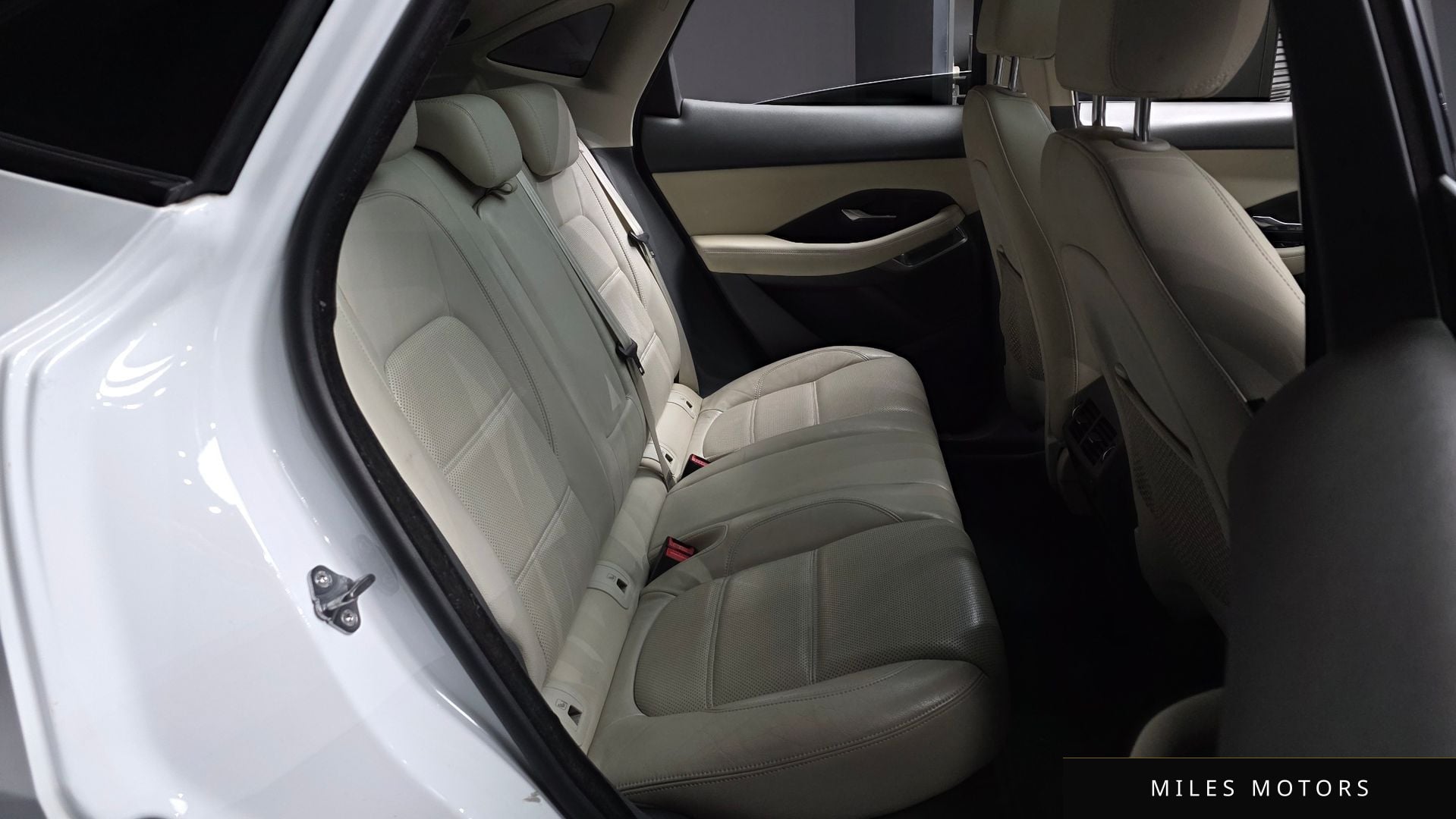 Jaguar E-PACE 2019 — миниатюра 12