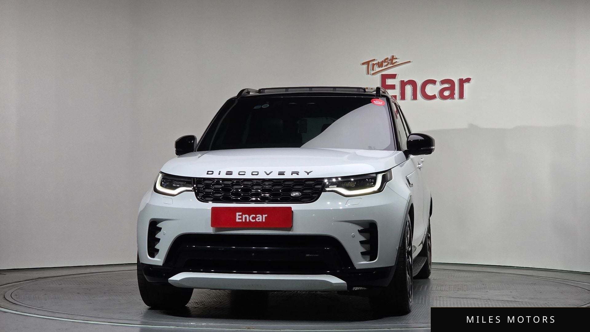 Land Rover Discovery 2023 — миниатюра 3