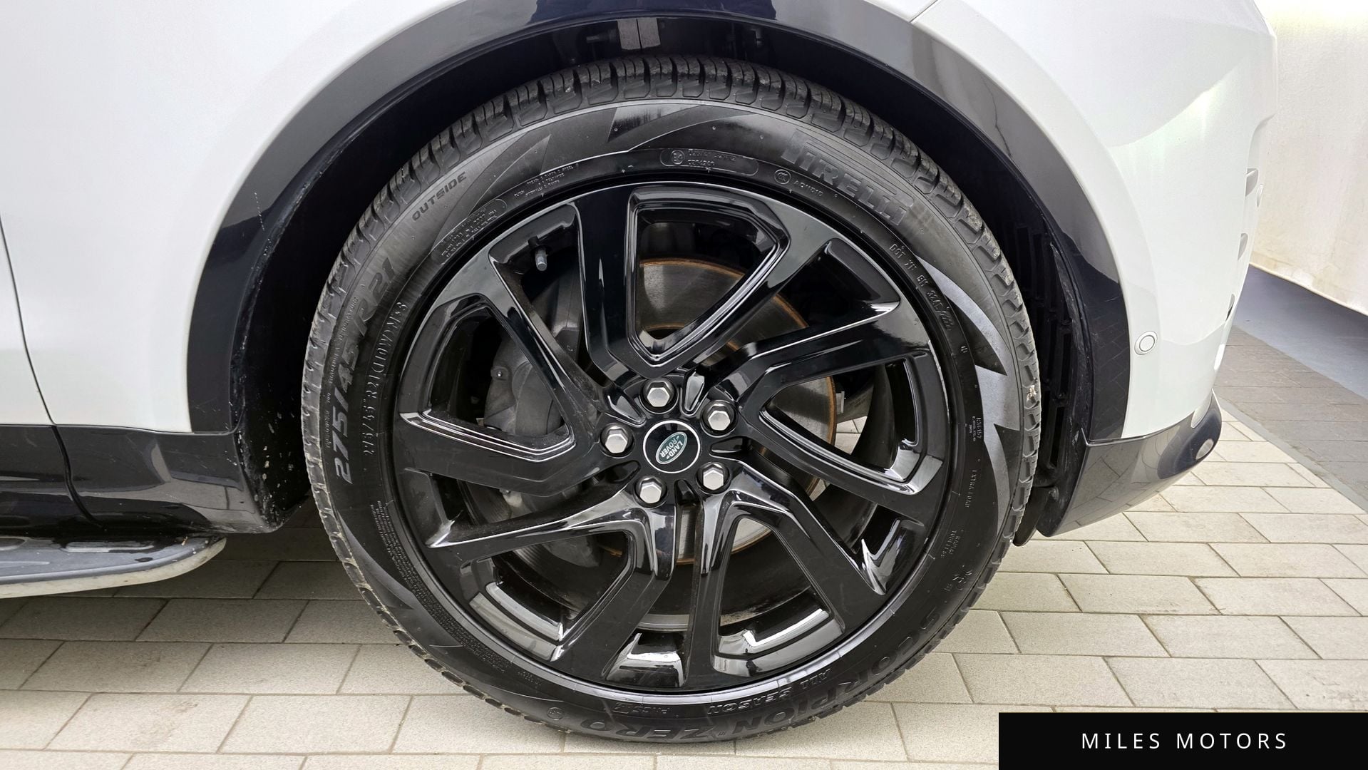 Land Rover Discovery 2023 — миниатюра 5