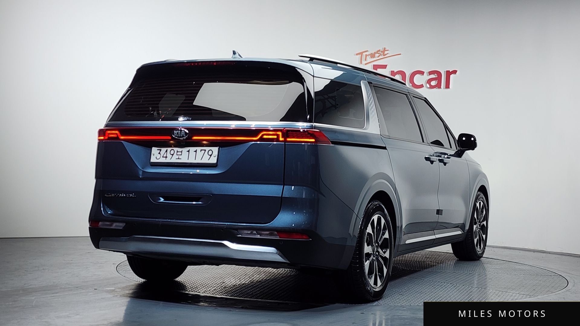 Kia Carnival 2021 — миниатюра 2