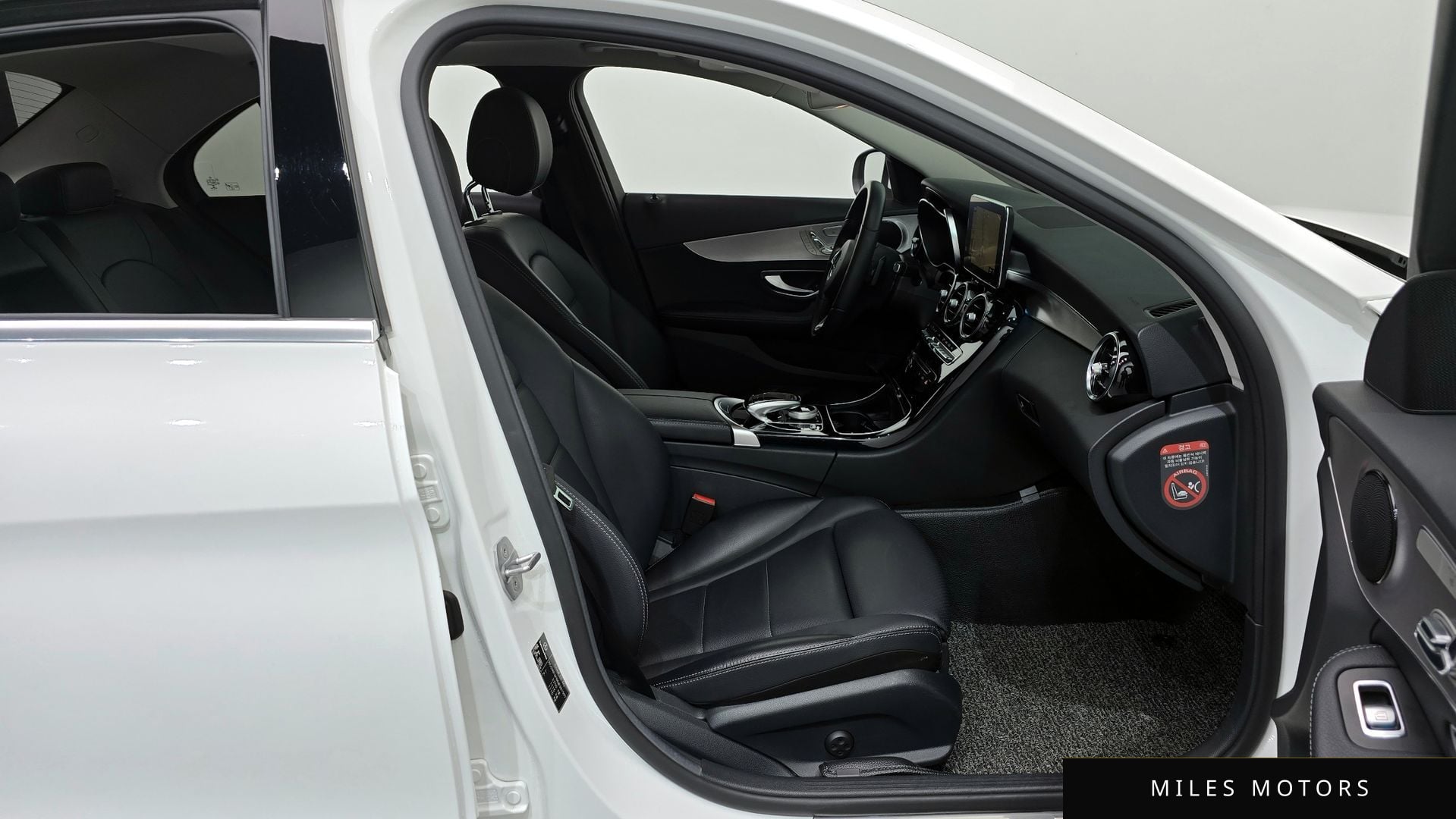 Mercedes-Benz C-Class W205 2018 — миниатюра 11