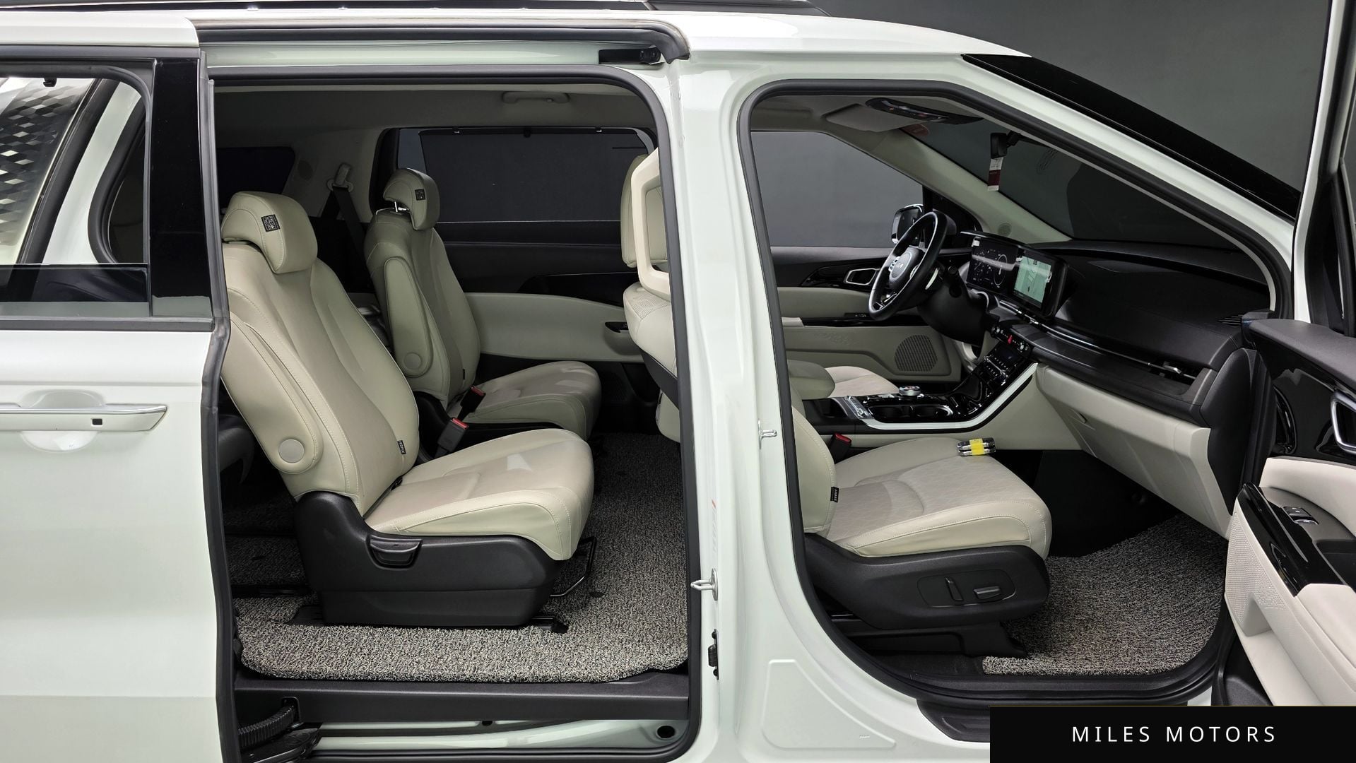 Kia Carnival 2023 — миниатюра 10