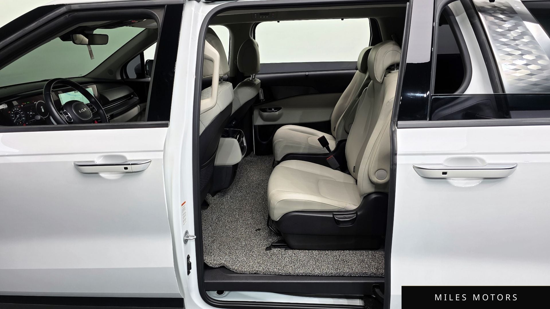 Kia Carnival 2023 — миниатюра 12