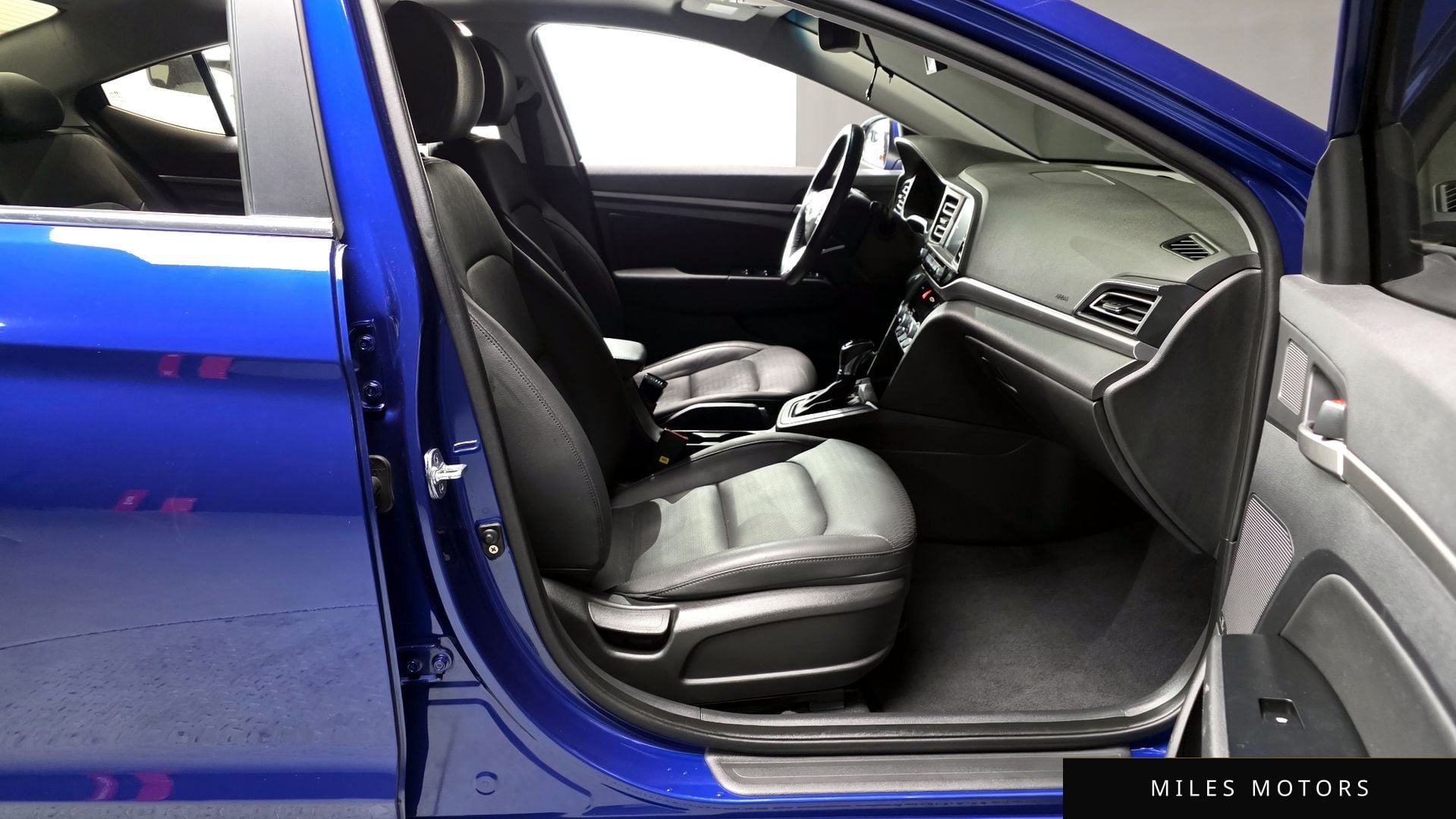 Hyundai AVANTE 2019 — миниатюра 11