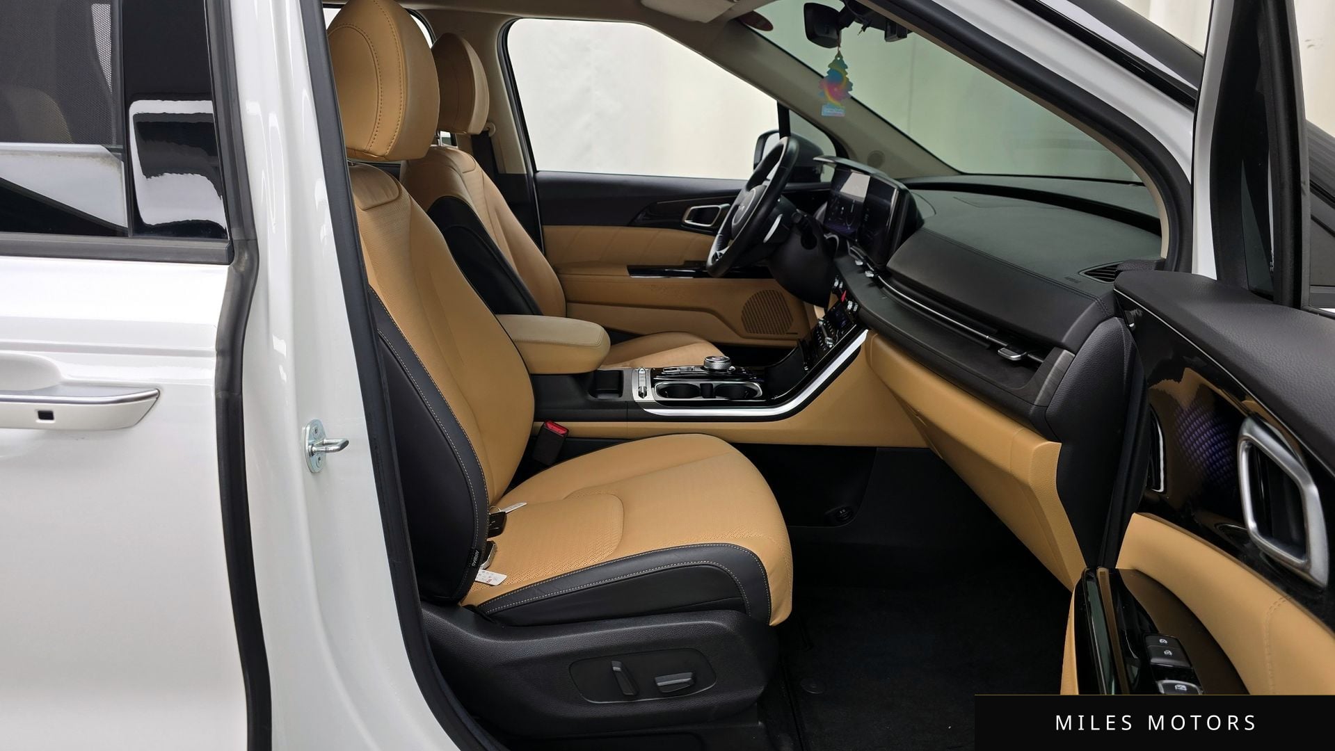 Kia Carnival 2023 — миниатюра 11