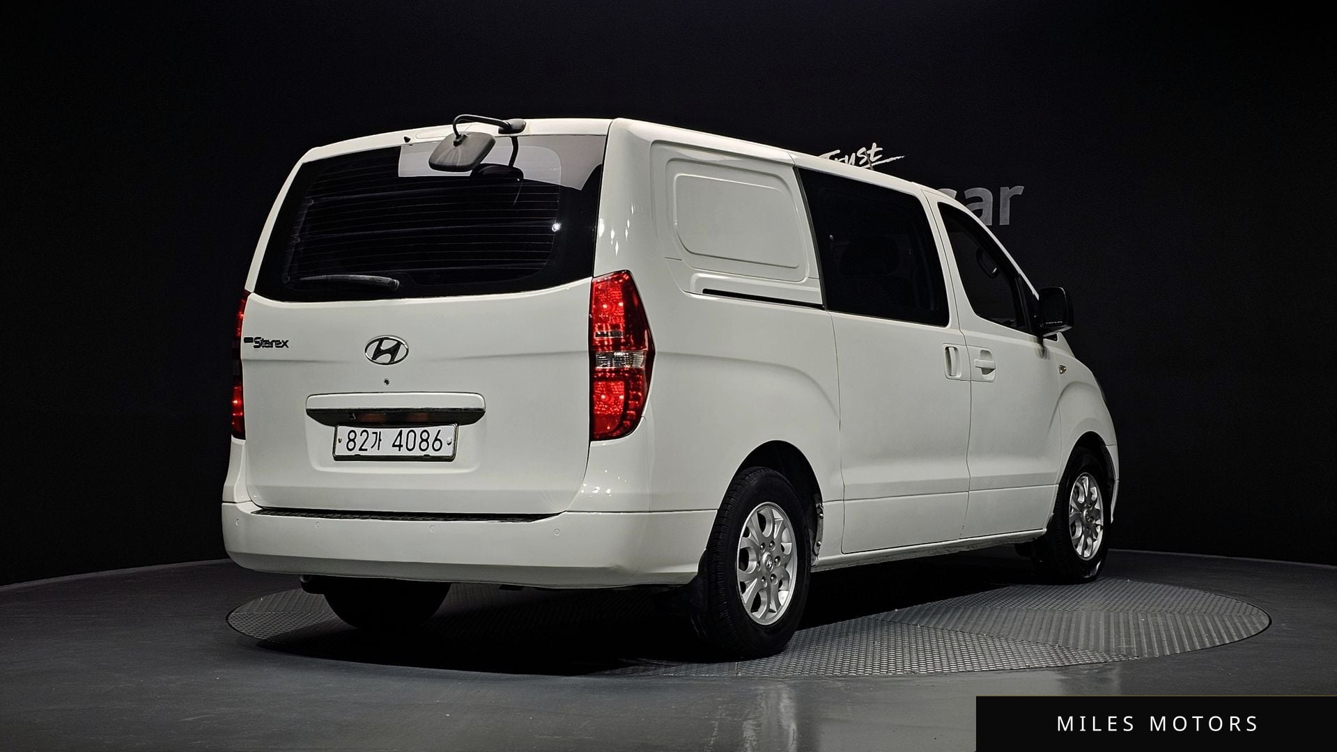 Hyundai Starex 2010 — миниатюра 2