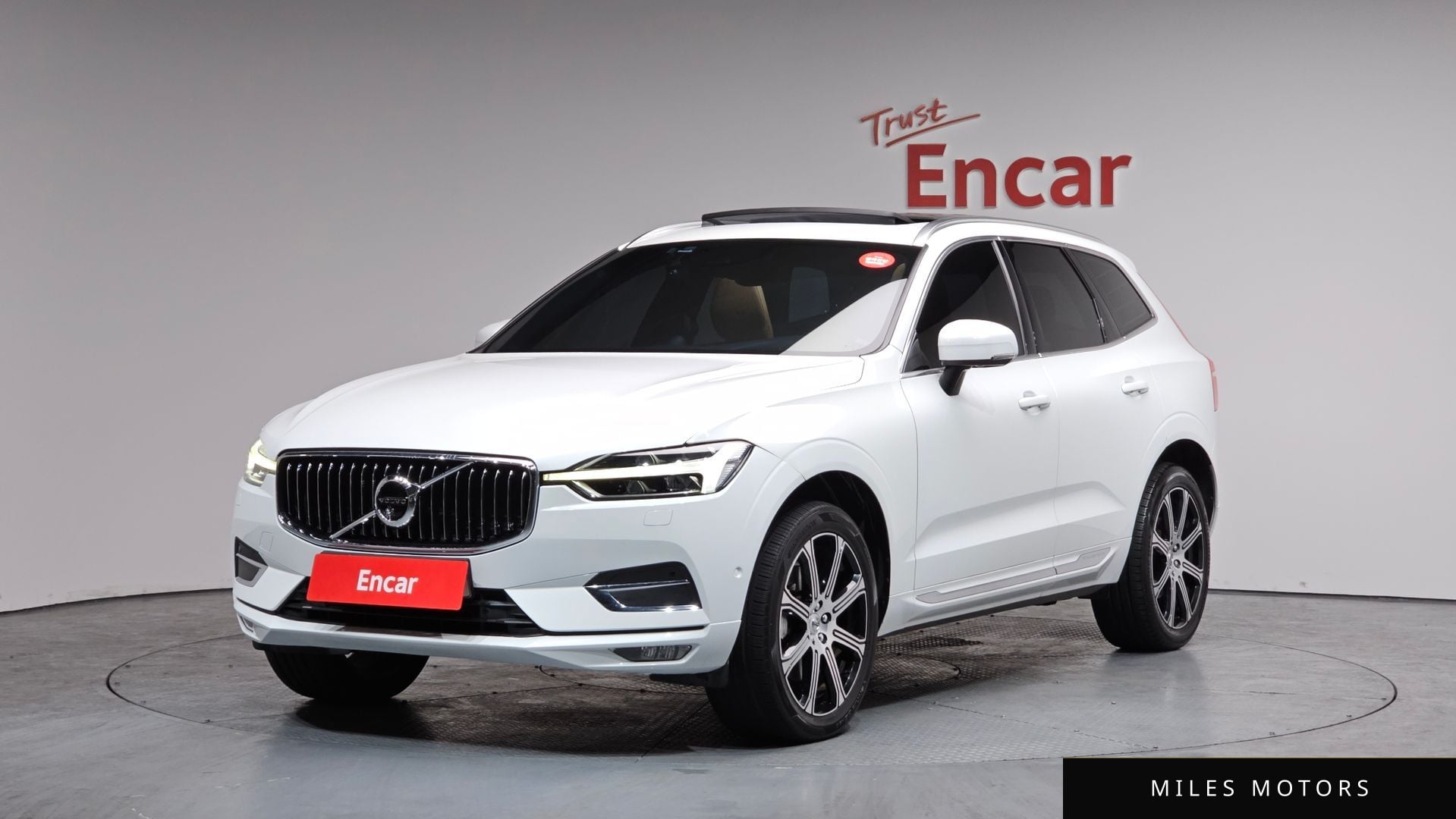 Volvo XC60 2019 — фото 1 из 12