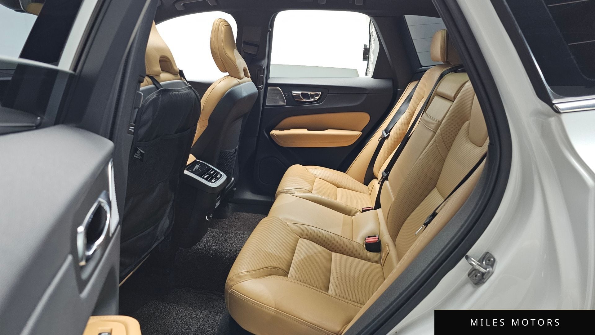 Volvo XC60 2019 — миниатюра 12