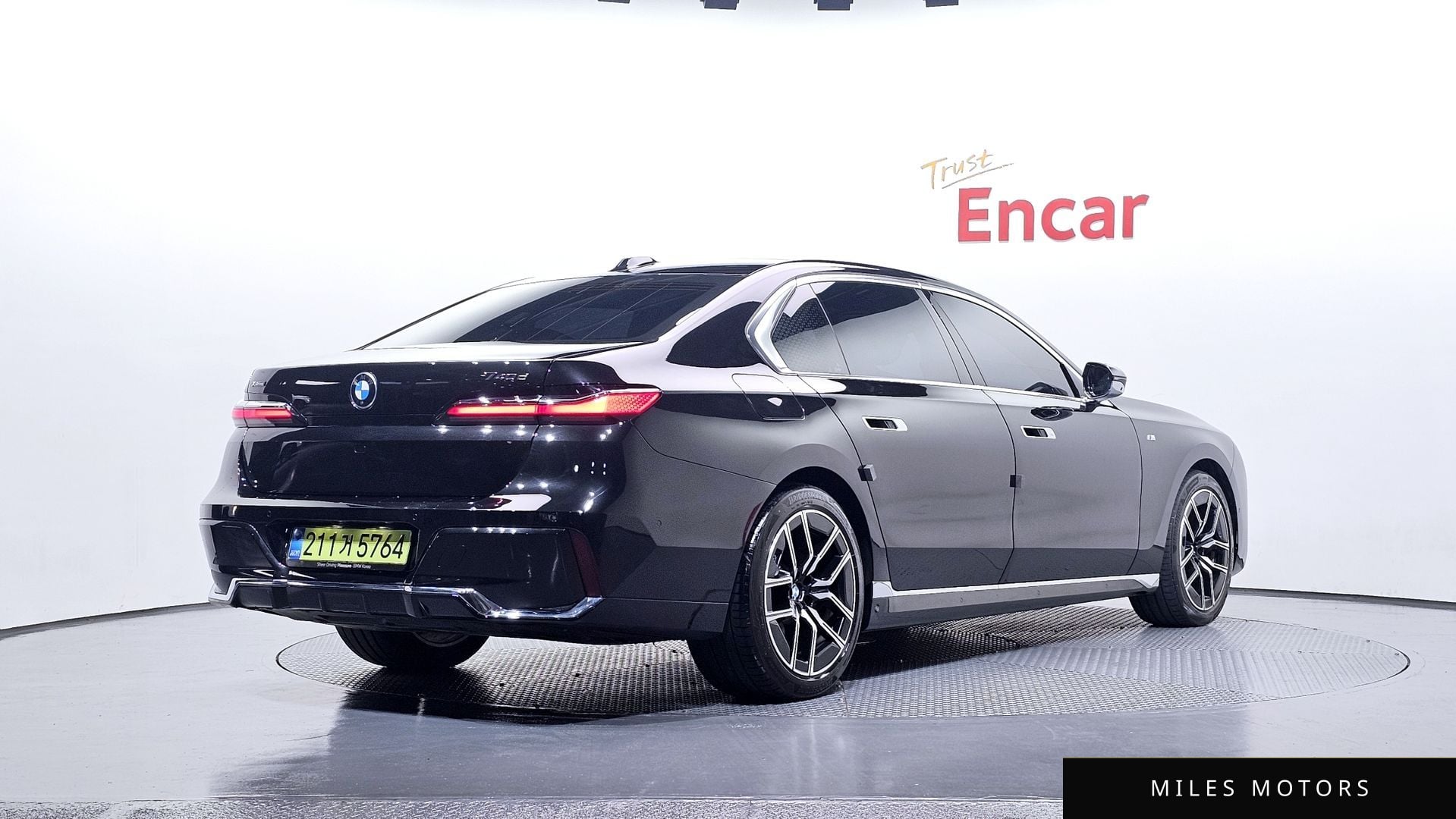 BMW 7 Series (G70) 2025 — миниатюра 2
