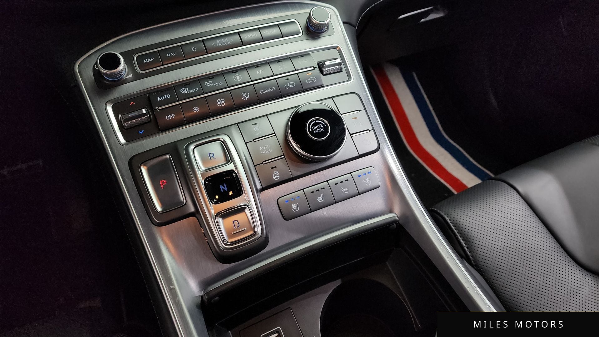 Hyundai Santafe 2021 — миниатюра 9