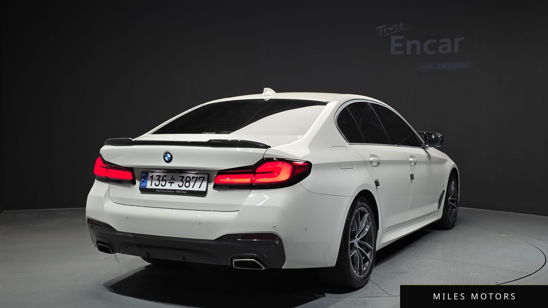 BMW 5 Series (G30) 2022 — миниатюра 2