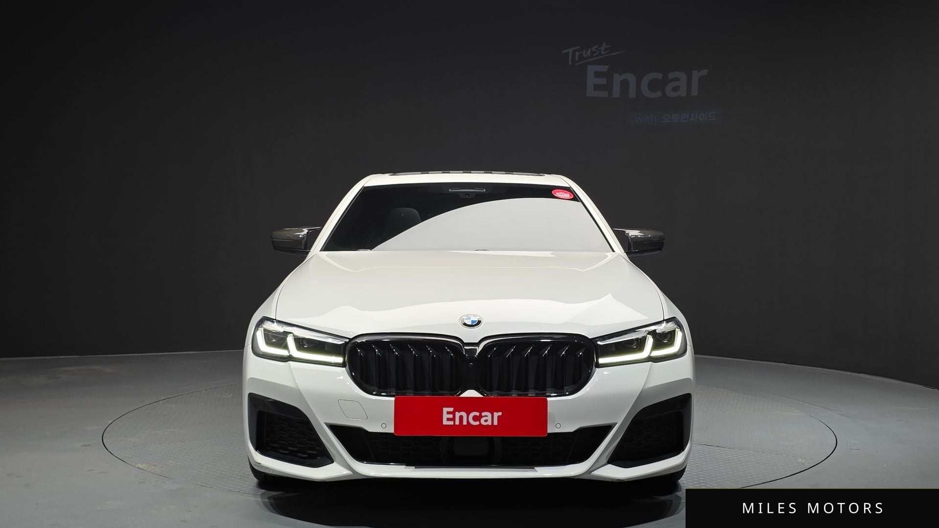 BMW 5 Series (G30) 2022 — миниатюра 3