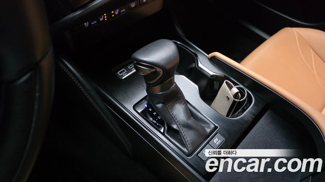 Лексус ES300h 2023 — миниатюра 9
