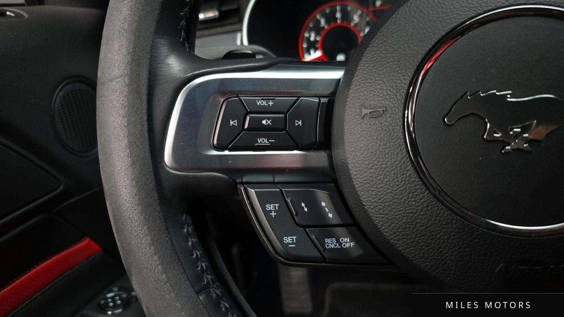 Ford 머스탱 2020 — миниатюра 18