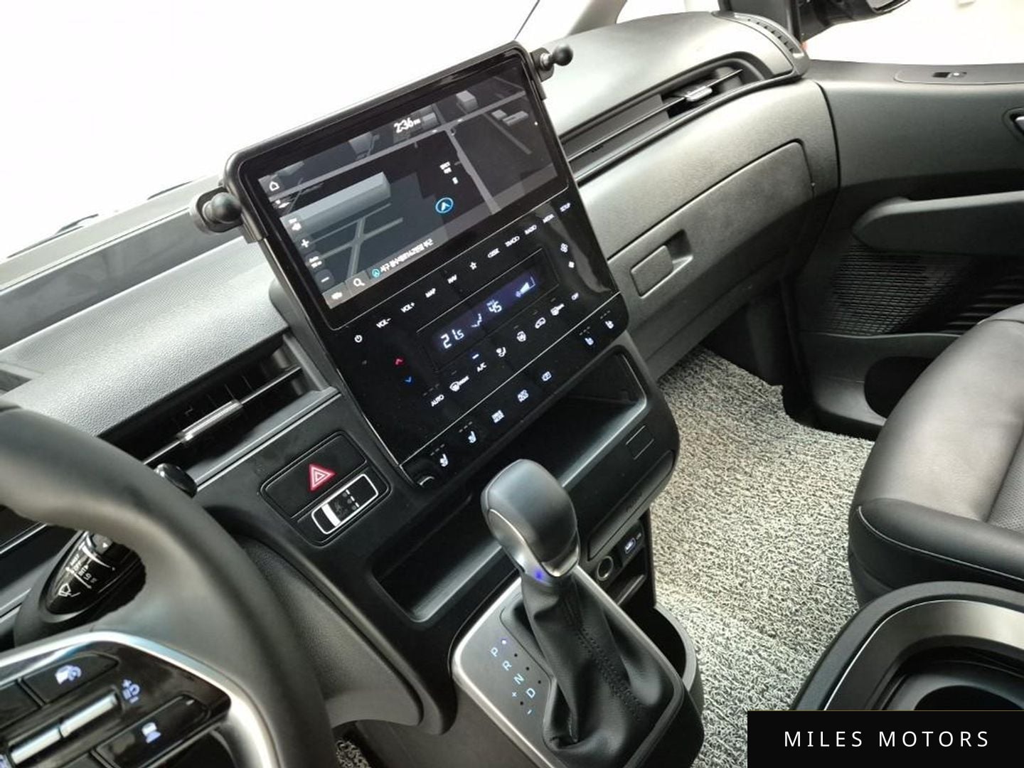 Hyundai Staria 2022 — миниатюра 10