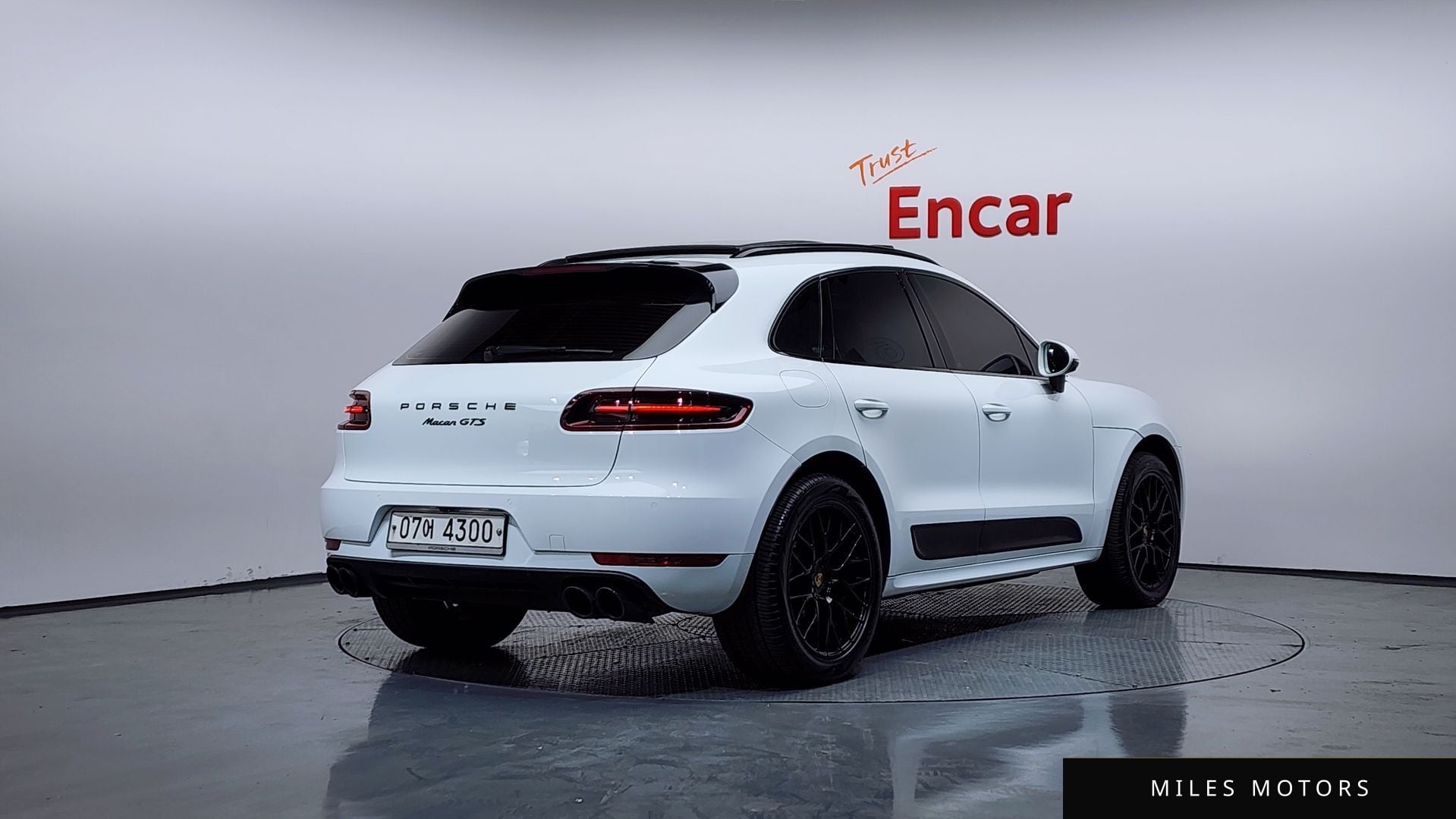 Porsche Macan 2018 — миниатюра 2