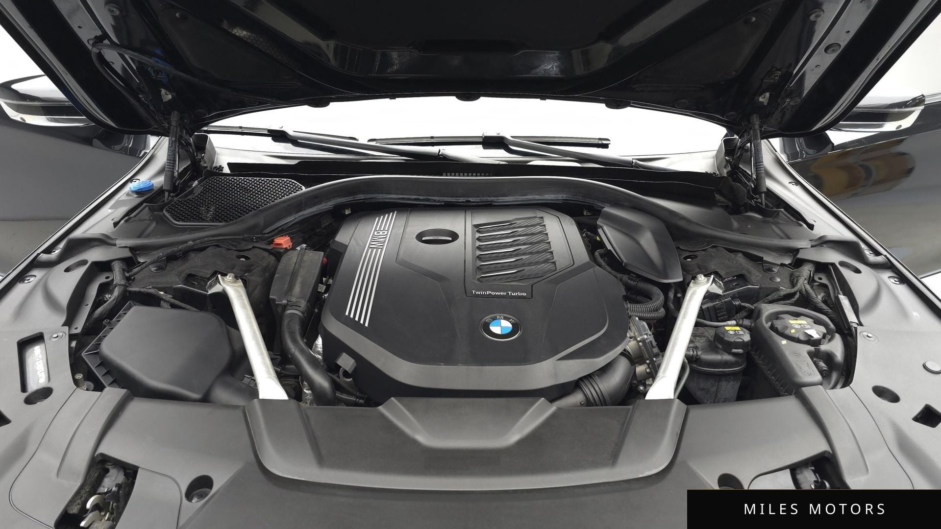 BMW 7 Series (G11) 2021 — миниатюра 6