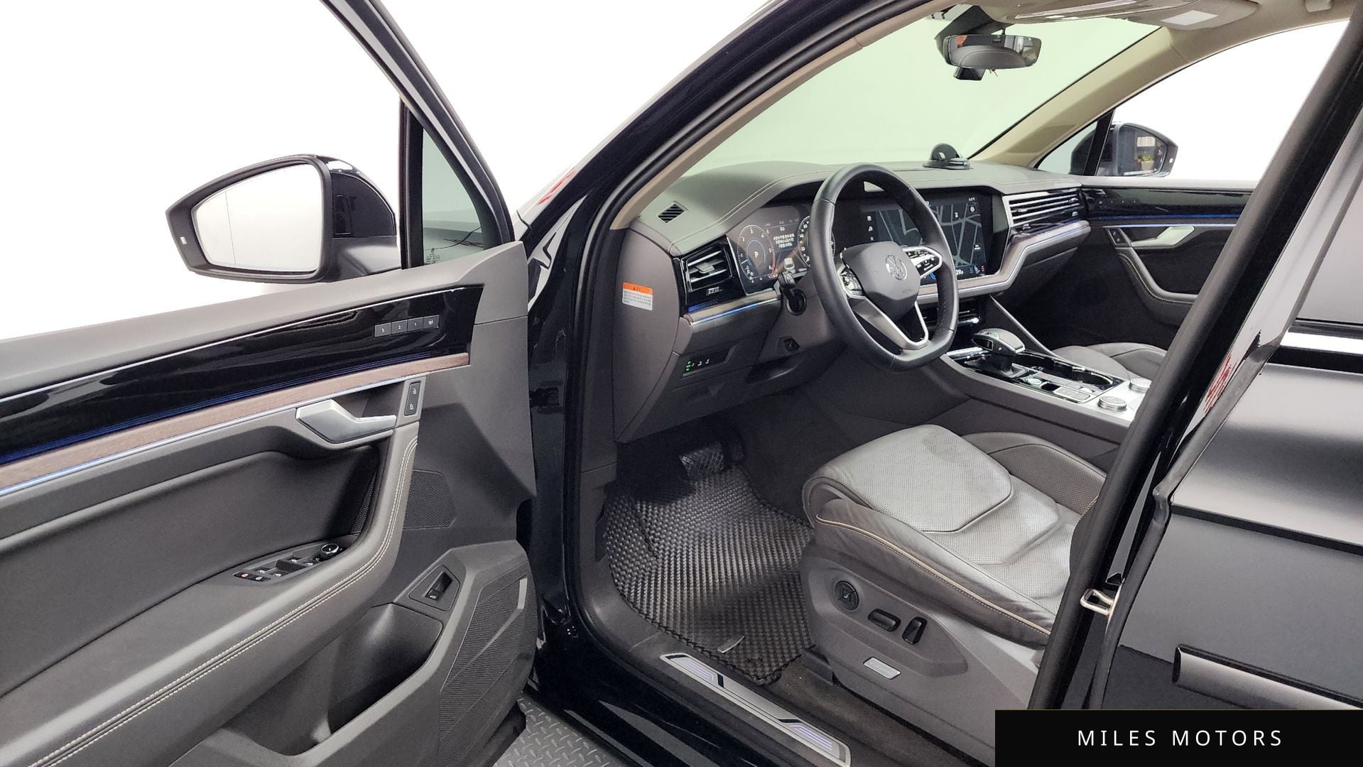 Volkswagen Touareg 2023 — миниатюра 10
