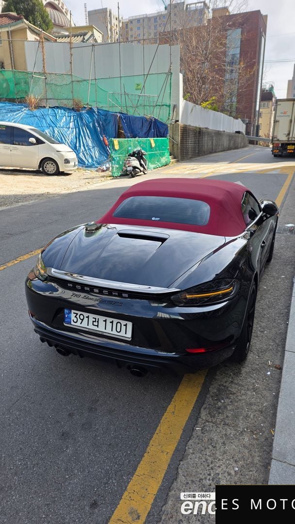 Porsche 718 2024 — миниатюра 2