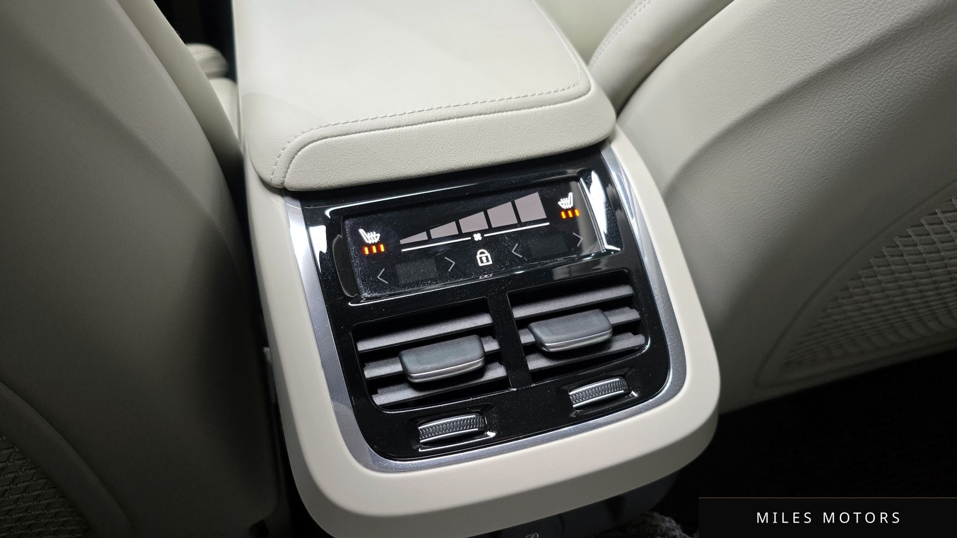 Volvo S60 2024 — миниатюра 17