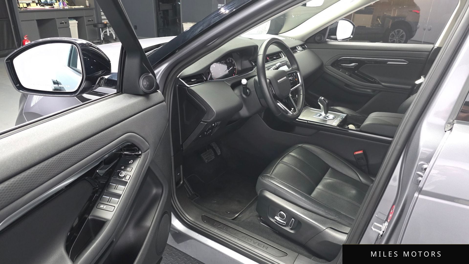 Land Rover Range Rover Evoque 2022 — миниатюра 11