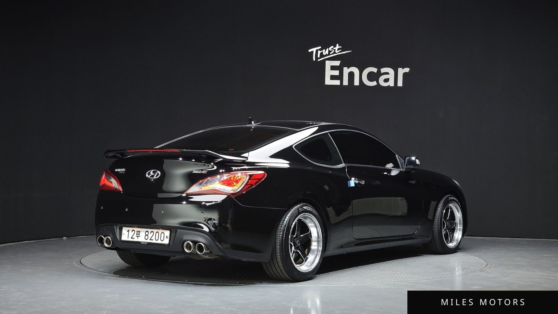 Hyundai Genesis 2012 — миниатюра 2