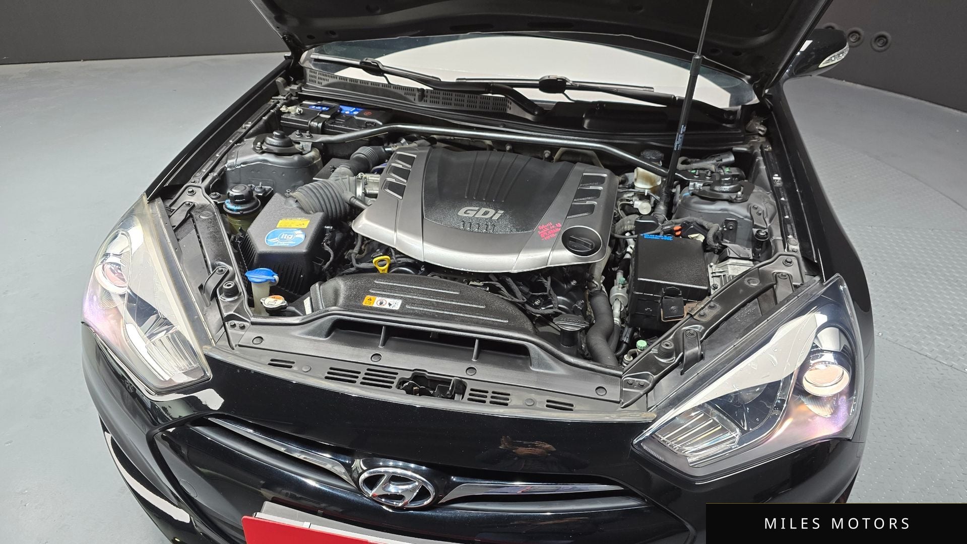 Hyundai Genesis 2012 — миниатюра 6