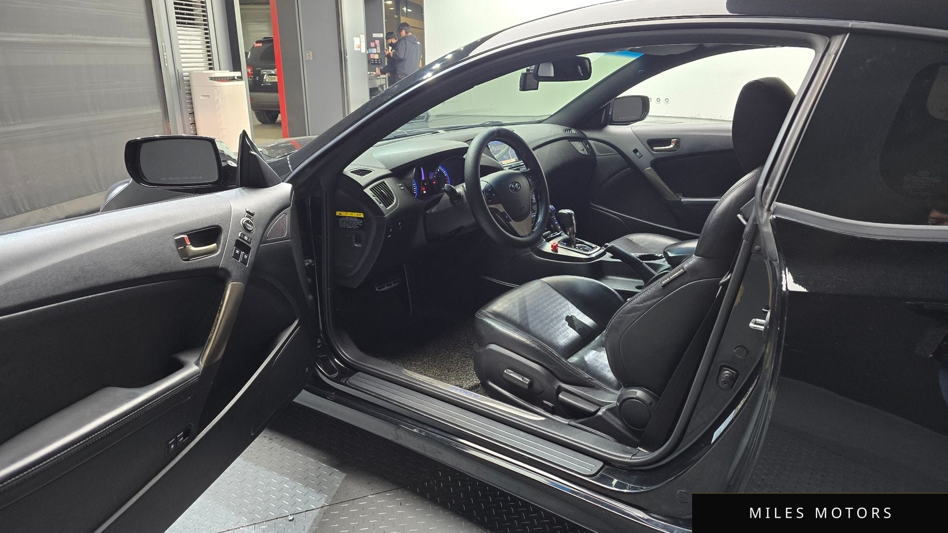 Hyundai Genesis 2012 — миниатюра 10
