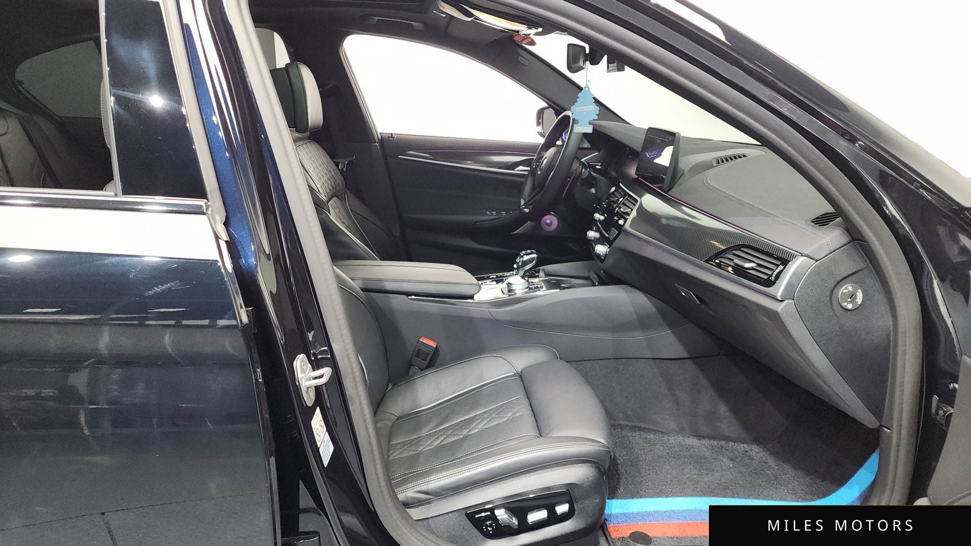 BMW 5시리즈 (G30) 2022 — миниатюра 11