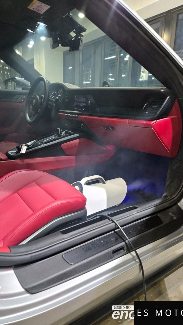Porsche 911 (992) 2023 — миниатюра 3