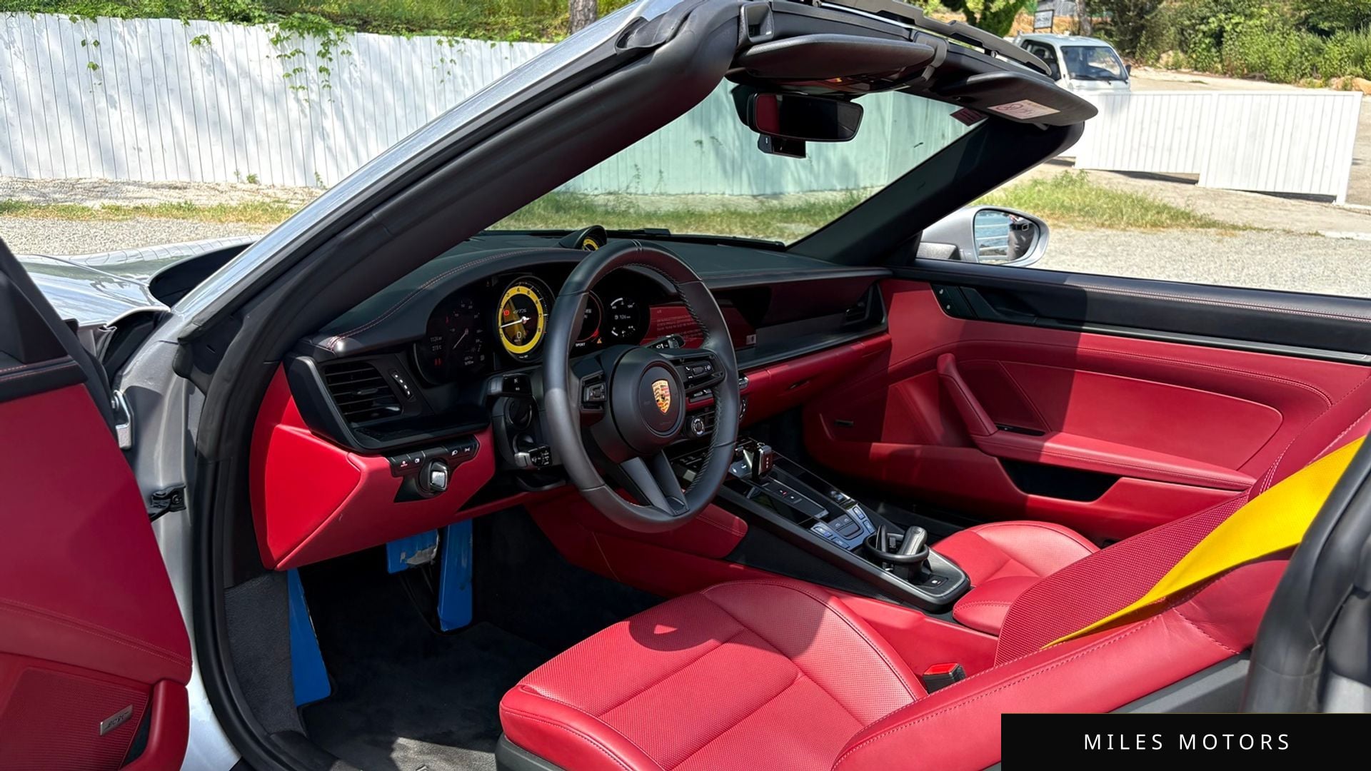 Porsche 911 (992) 2023 — миниатюра 11