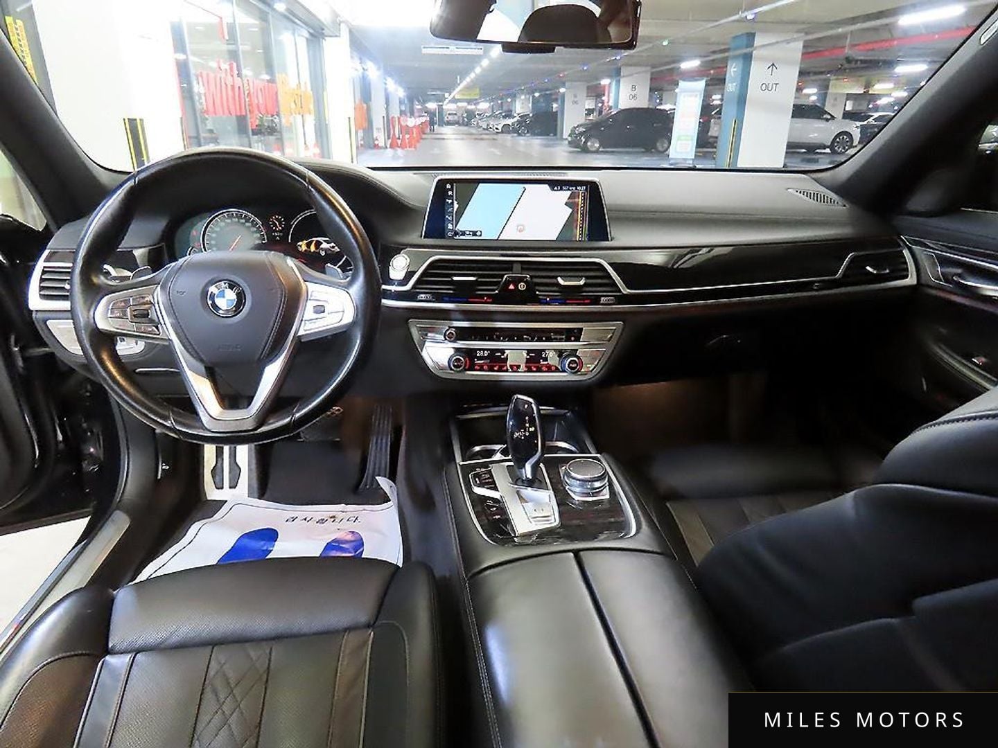 BMW 7 Series (G11) 2016 — миниатюра 7