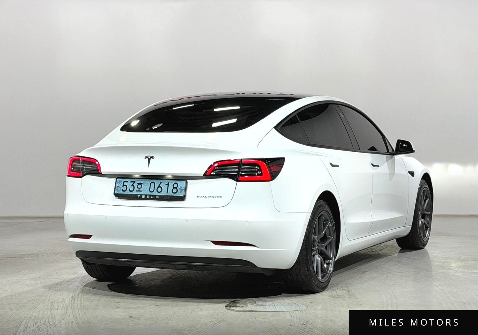 Tesla 모델 3 2022 — миниатюра 6