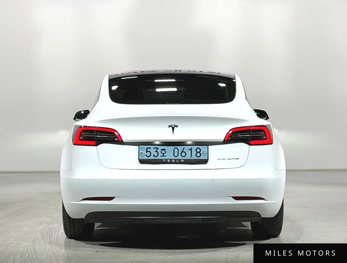 Tesla 모델 3 2022 — миниатюра 7