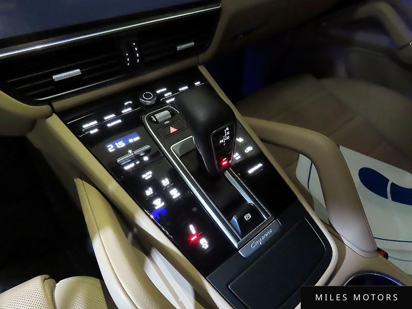 Porsche Cayenne 2022 — миниатюра 9
