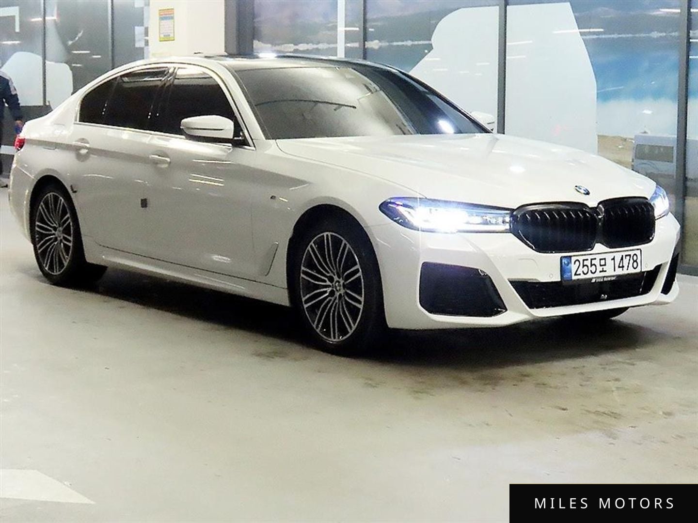 BMW 5 Series (G30) 2020 — фото 1 из 12