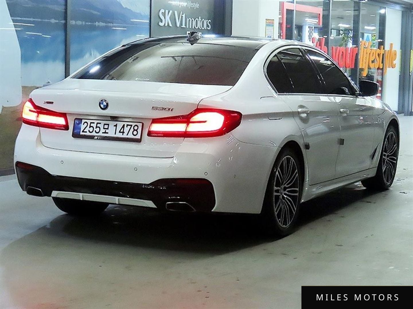 BMW 5 Series (G30) 2020 — миниатюра 2