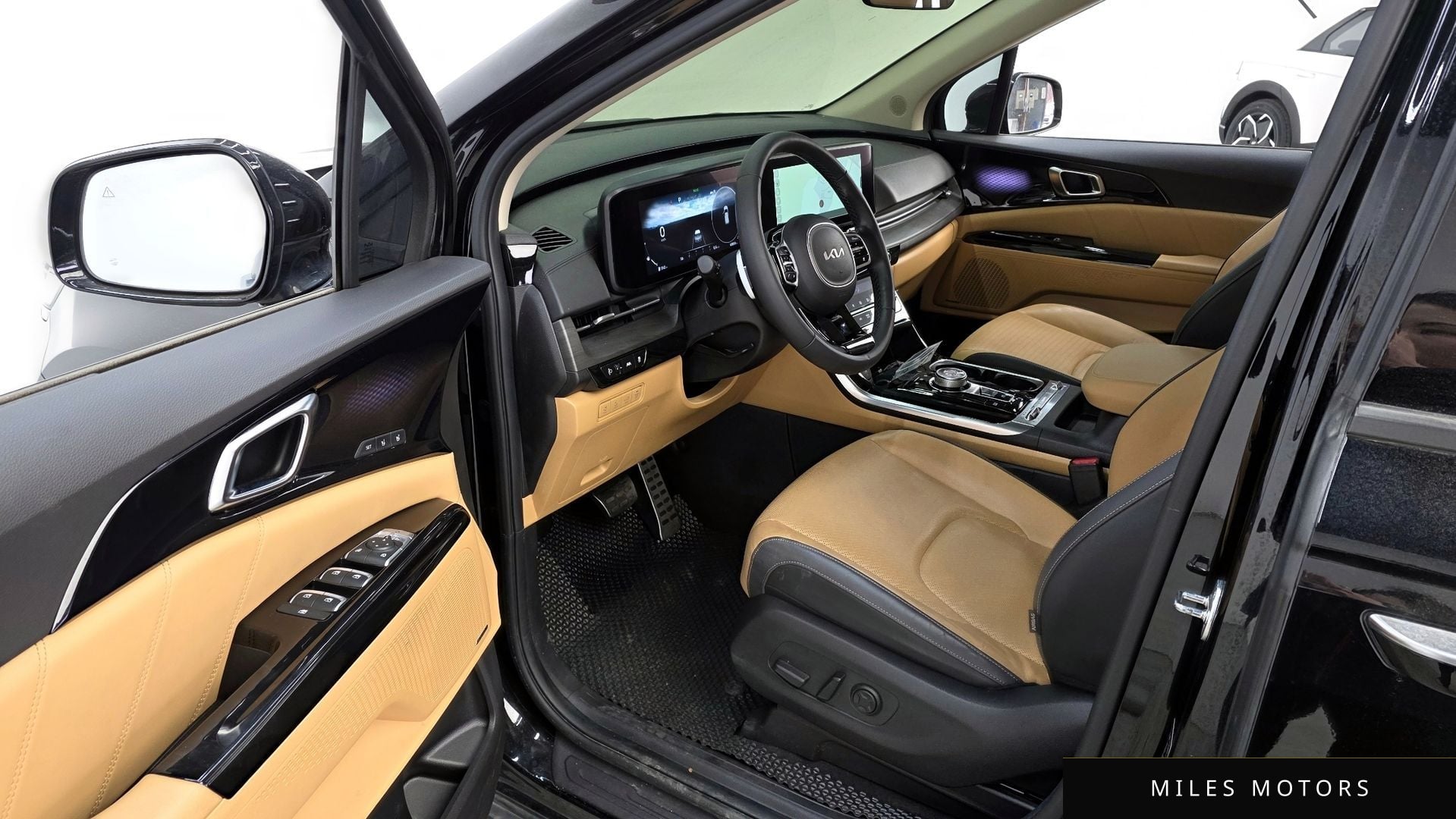 Kia Carnival 2023 — миниатюра 11