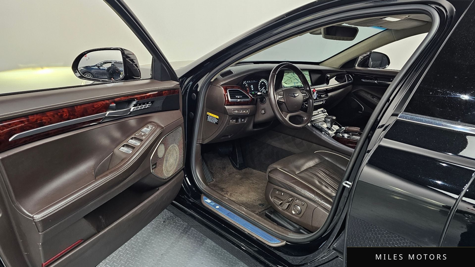 Genesis EQ900 2016 — миниатюра 10