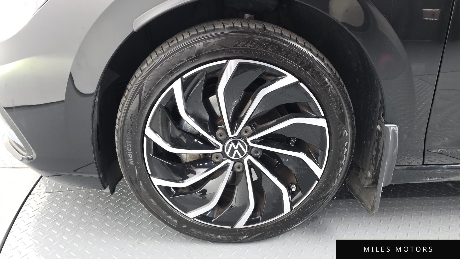Volkswagen 골프 2024 — миниатюра 5