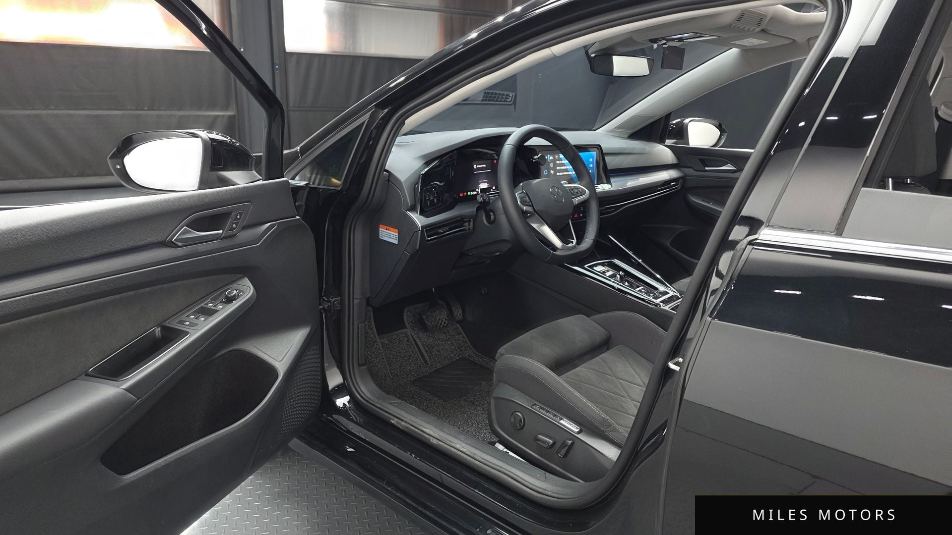 Volkswagen 골프 2024 — миниатюра 10