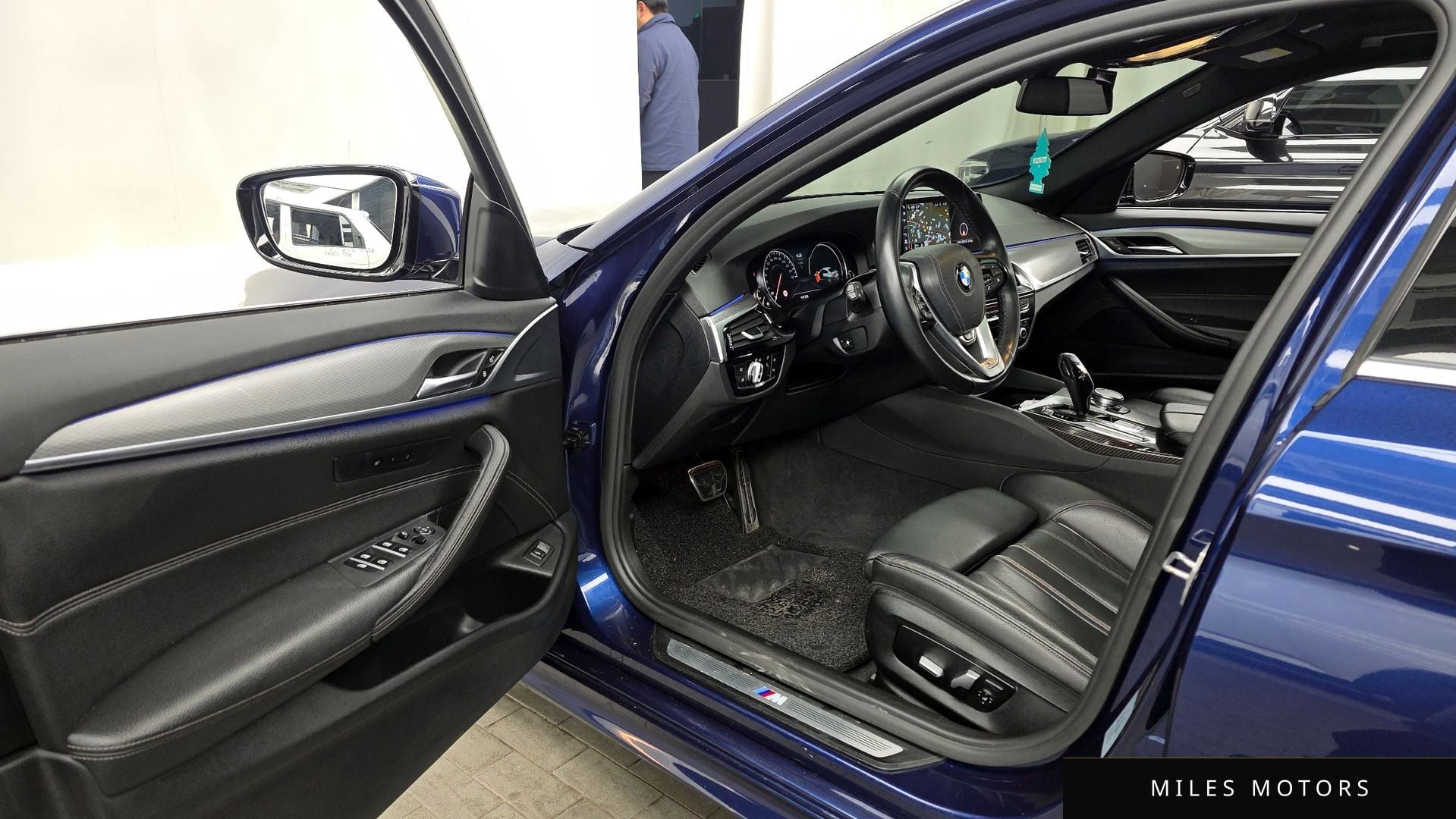 BMW 5시리즈 (G30) 2018 — миниатюра 10