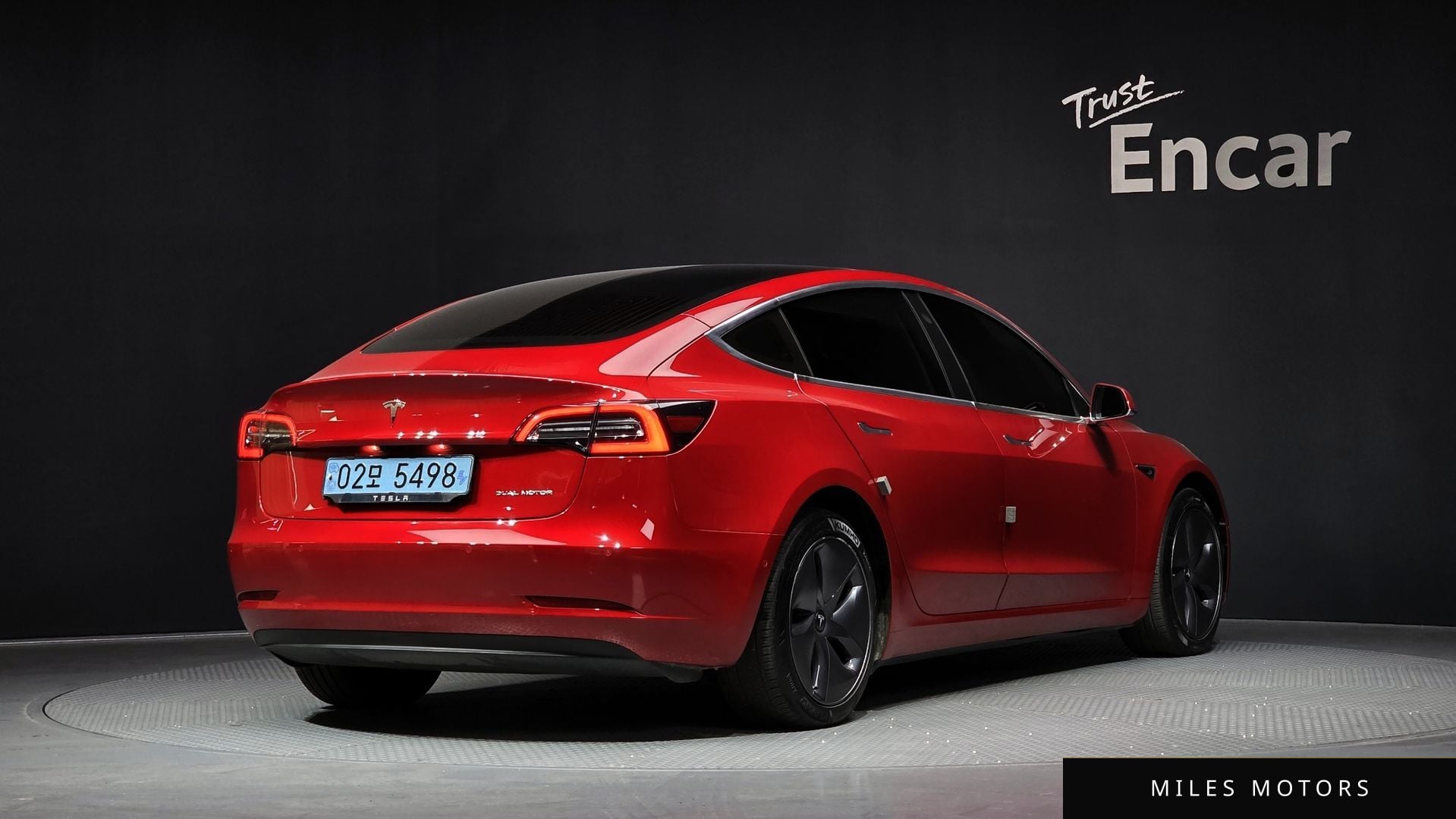 Tesla Model 3 2020 — миниатюра 2
