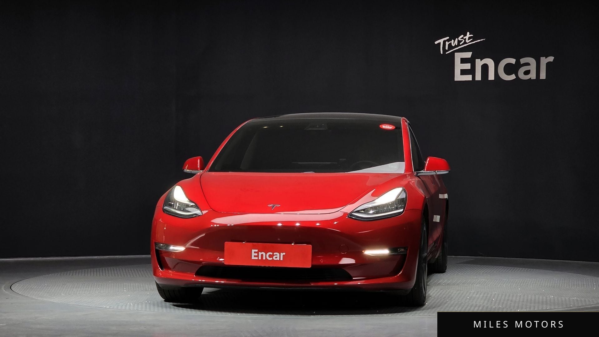 Tesla Model 3 2020 — миниатюра 3